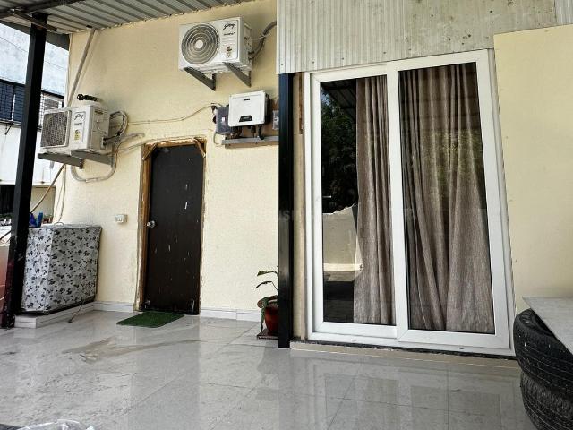 1 BHK Apartment in Dharampeth for rent Nagpur. The reference number is 21157158