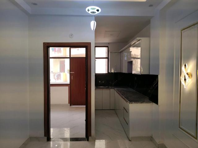 1 BHK Apartment in DLF Ankur Vihar for resale Ghaziabad. The reference number is 18712966