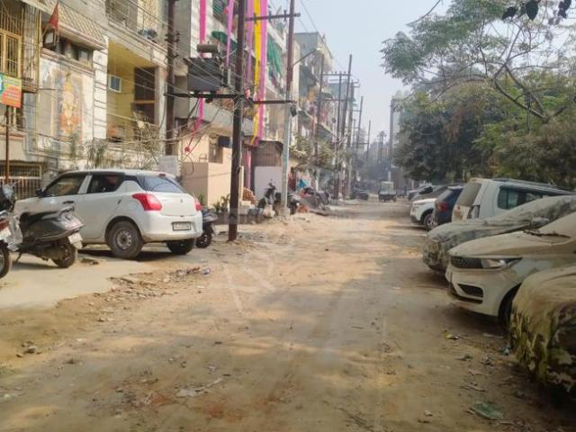 1 BHK Apartment in DLF Ankur Vihar for resale Ghaziabad. The reference number is 19347747