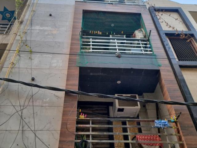 1 BHK Apartment in Dwarka Mor for resale New Delhi. The reference number is 20361985