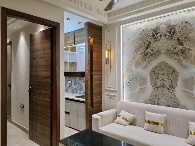 1 BHK Apartment in Dwarka Mor for resale New Delhi. The reference number is 21215242