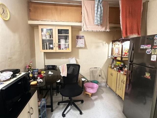 1 BHK Apartment in Kothrud for resale Pune. The reference number is 21346086