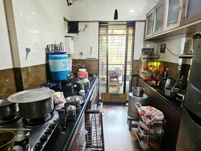 1 BHK Apartment in Kalyan West for resale Kalyan. The reference number is 19122071