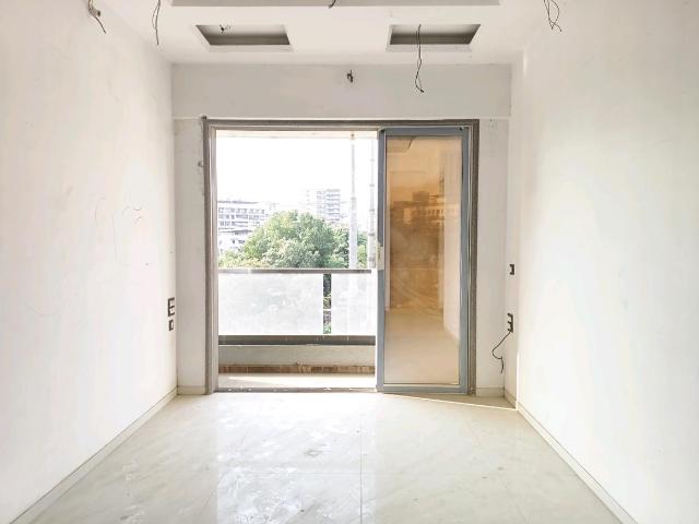 1 BHK Apartment in Kalyan West for resale Kalyan. The reference number is 20270095