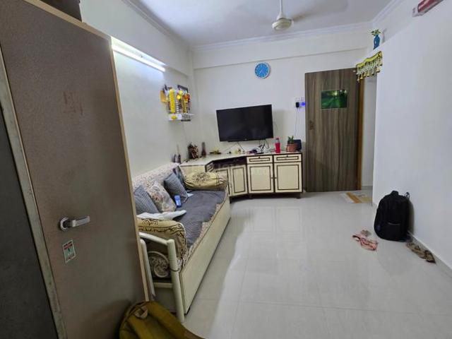 1 BHK Apartment in Kandivali East for rent Mumbai. The reference number is 19646936