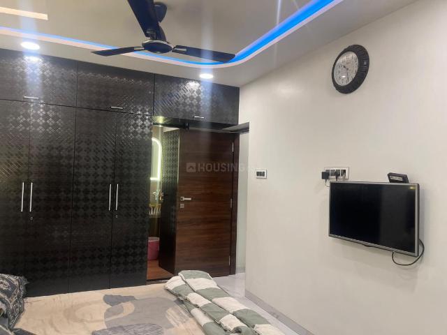 1 BHK Apartment in Kandivali East for resale Mumbai. The reference number is 19315727