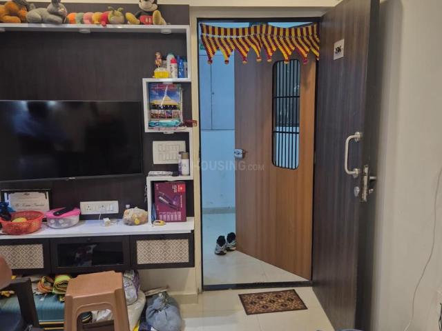 1 BHK Apartment in Kandivali East for resale Mumbai. The reference number is 20506486