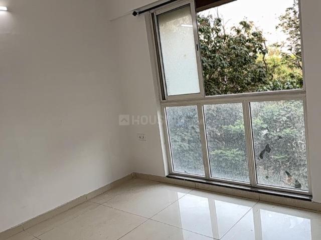 1 BHK Apartment in Kandivali East for resale Mumbai. The reference number is 20303831