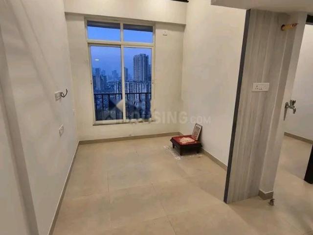 1 BHK Apartment in Kandivali East for resale Mumbai. The reference number is 21110235