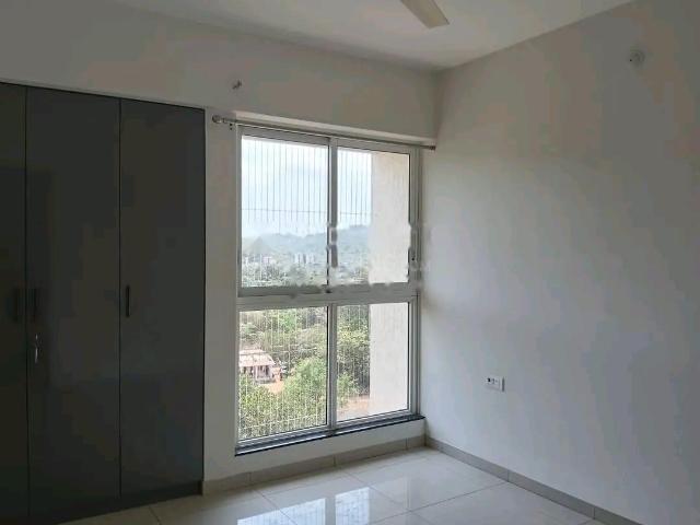 1 BHK Apartment in Kandivali East for resale Mumbai. The reference number is 21111823