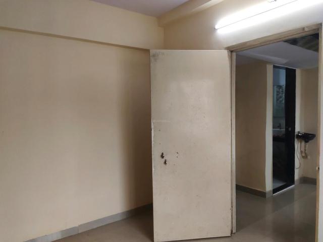 1 BHK Apartment in Kandivali West for rent Mumbai. The reference number is 20650861