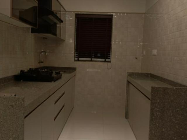 1 BHK Apartment in Kandivali West for resale Mumbai. The reference number is 13352697