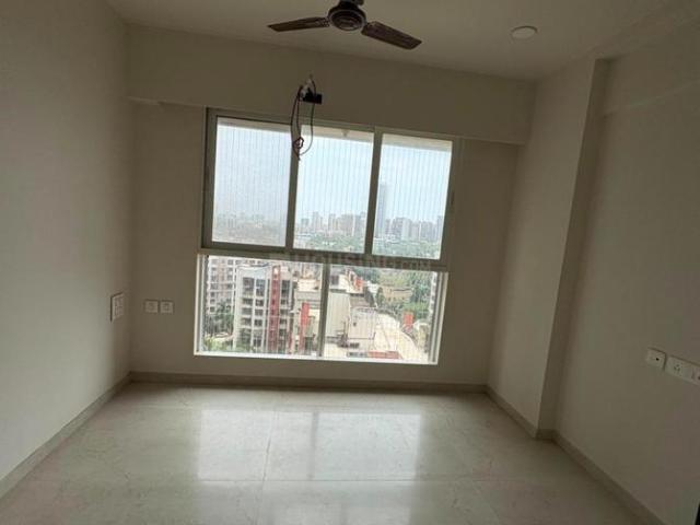 1 BHK Apartment in Kandivali West for resale Mumbai. The reference number is 18737438