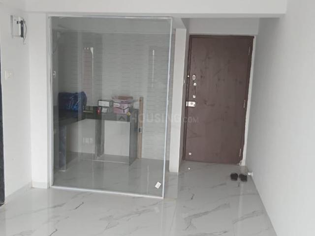 1 BHK Apartment in Kandivali West for resale Mumbai. The reference number is 18909909