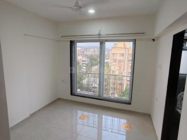 1 BHK Apartment in Kandivali West for resale Mumbai. The reference number is 20674733