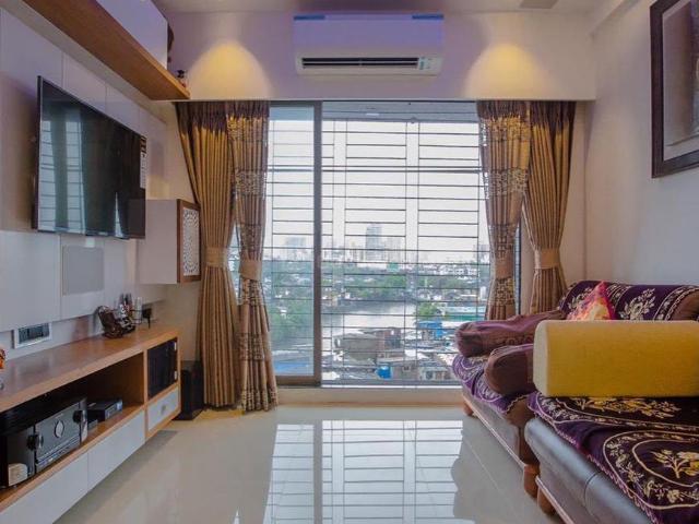 1 BHK Apartment in Kandivali West for resale Mumbai. The reference number is 20910538