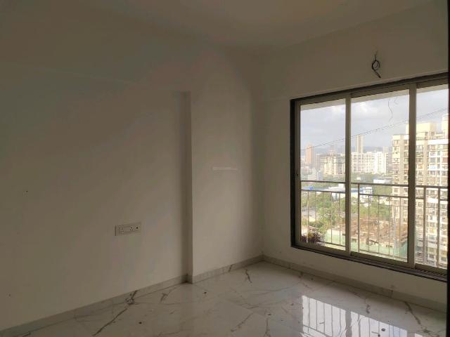 1 BHK Apartment in Kandivali West for resale Mumbai. The reference number is 21044819