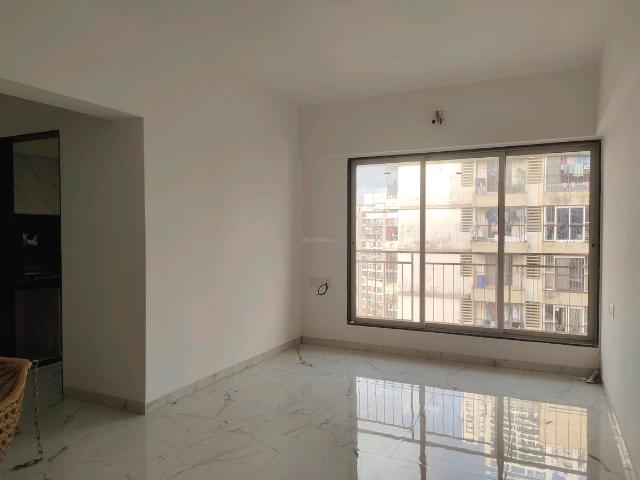 1 BHK Apartment in Kandivali West for resale Mumbai. The reference number is 21045360