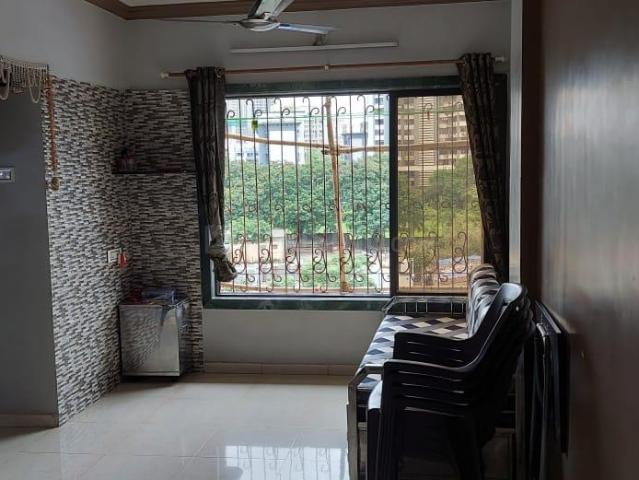 1 BHK Apartment in Kandivali West for resale Mumbai. The reference number is 21304998