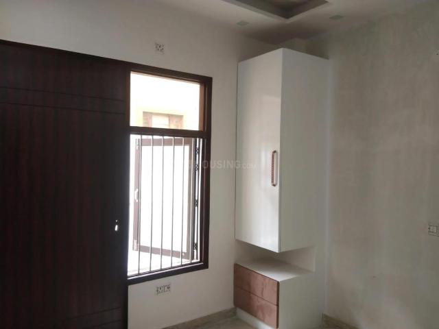 1 BHK Apartment in Karampura for rent New Delhi. The reference number is 19994583