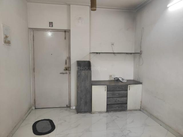 1 BHK Apartment in Kasarvadavali for rent Thane. The reference number is 18041602