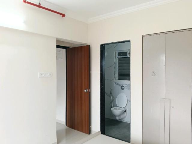 1 BHK Apartment in Kasarvadavali for rent Thane. The reference number is 19371411