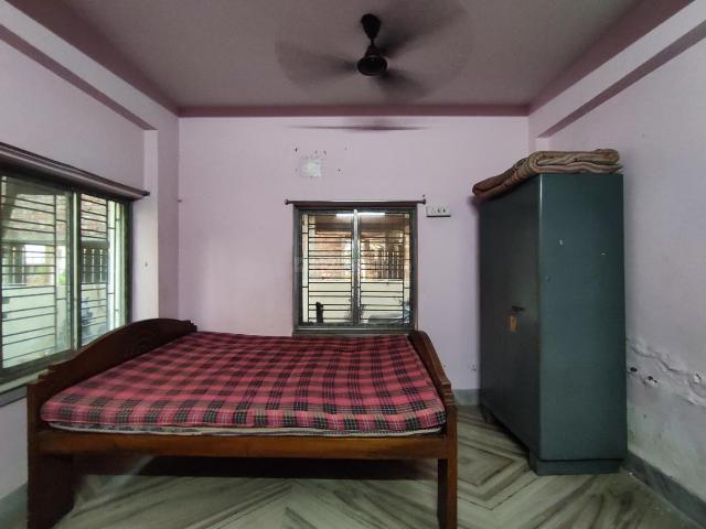 1 BHK Apartment in Keshtopur for rent Kolkata. The reference number is 19792300