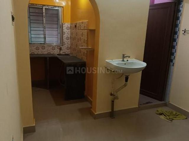 1 BHK Apartment in Keshtopur for rent Kolkata. The reference number is 21012096