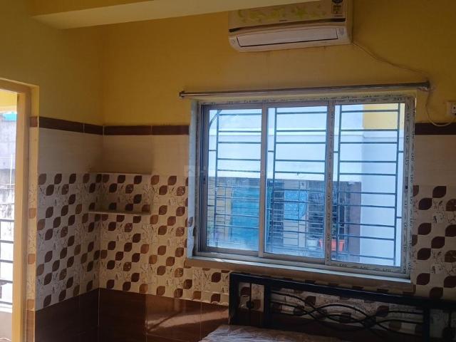 1 BHK Apartment in Keshtopur for rent Kolkata. The reference number is 21296101