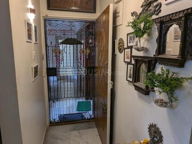 1 BHK Apartment in Khar West for rent Mumbai. The reference number is 20871345