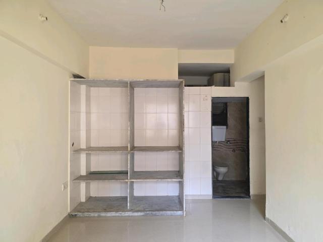 1 BHK Apartment in Khar West for rent Mumbai. The reference number is 21068995