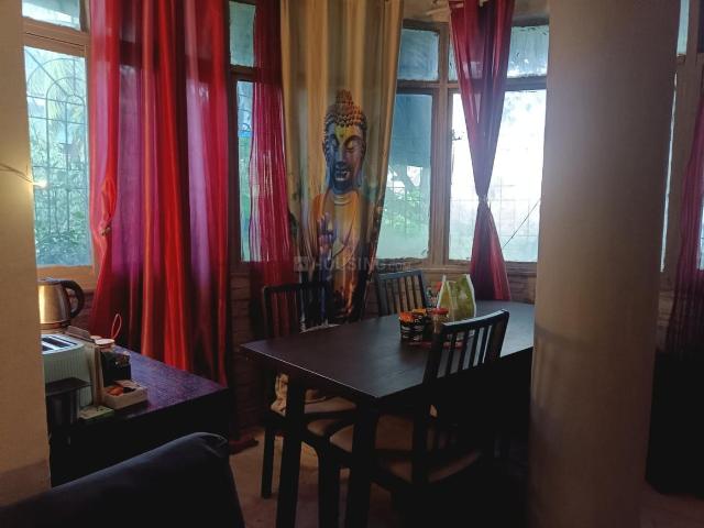 1 BHK Apartment in Khar West for rent Mumbai. The reference number is 21156607
