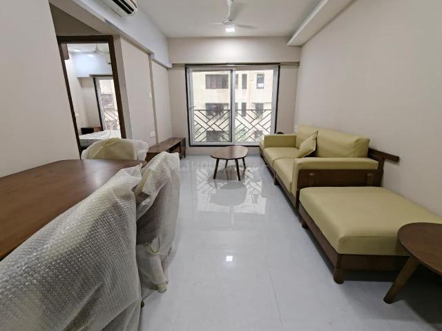 1 BHK Apartment in Khar West for rent Mumbai. The reference number is 21349976