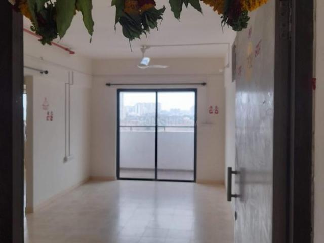 1 BHK Apartment in Kharadi for rent Pune. The reference number is 17918180