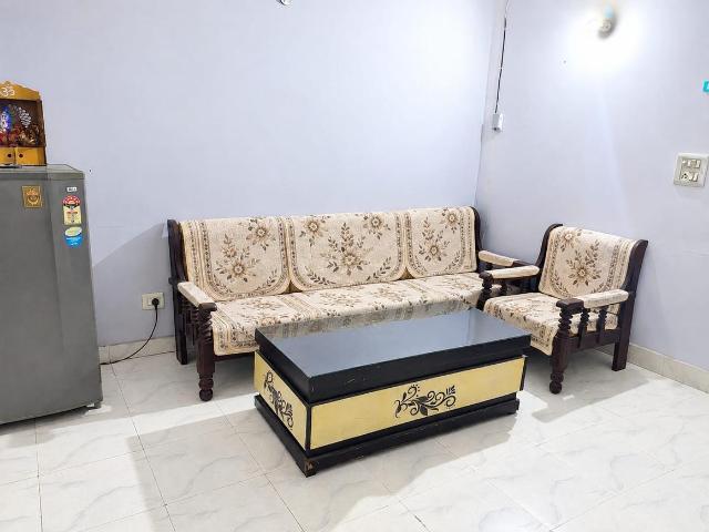 1 BHK Apartment in Jainpur for rent Meerut. The reference number is 21308431