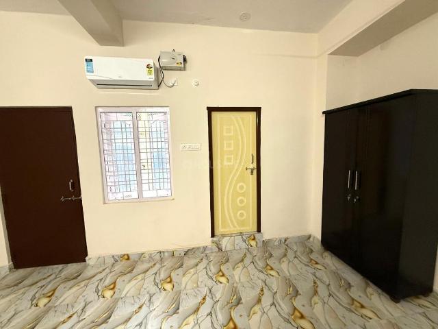 1 BHK Apartment in Jubilee Hills for rent Hyderabad. The reference number is 18443197