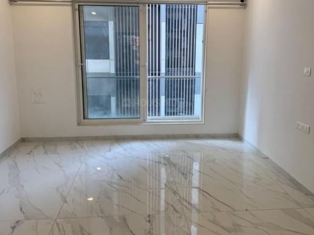 1 BHK Apartment in Juhu for rent Mumbai. The reference number is 18665396