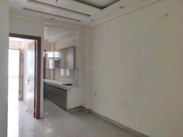 2 BHK Apartment in Lal Kuan for resale Ghaziabad. The reference number is 21003700