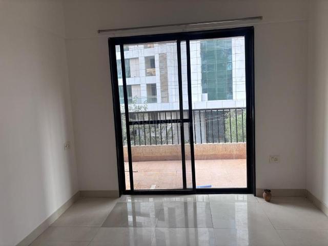 1 BHK Apartment in Magarpatta City for rent Pune. The reference number is 20709939