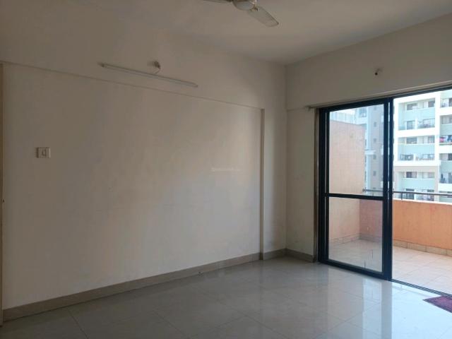 1 BHK Apartment in Magarpatta City for rent Pune. The reference number is 20047664
