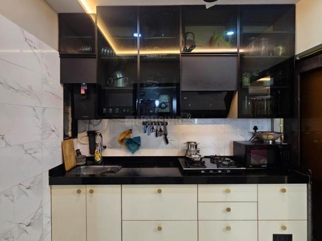 1 BHK Apartment in Malad East for resale Mumbai. The reference number is 21223454