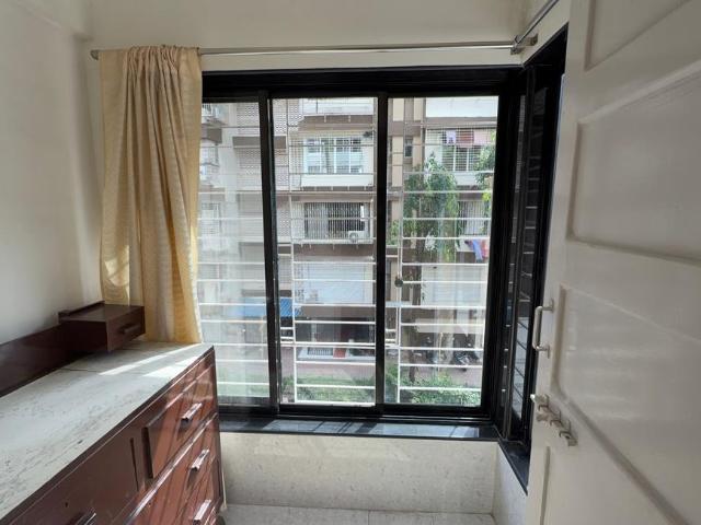 1 BHK Apartment in Malad West for rent Mumbai. The reference number is 20682774