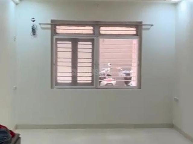 1 BHK Apartment in Malad West for rent Mumbai. The reference number is 20805521