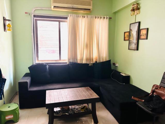1 BHK Apartment in Malad West for resale Mumbai. The reference number is 14285098
