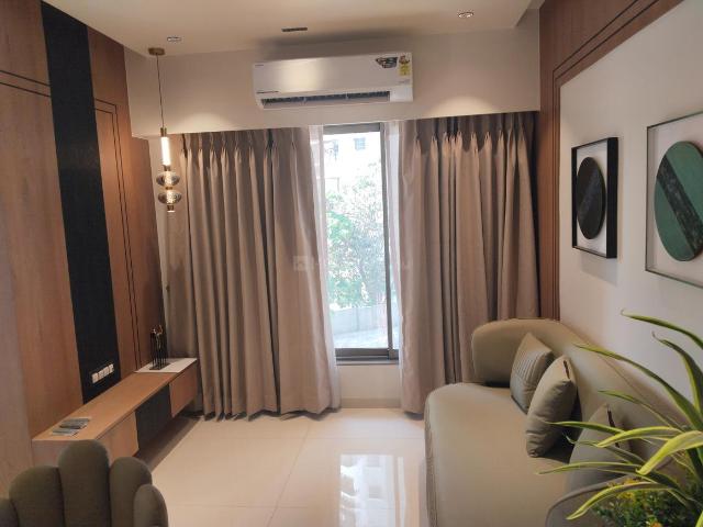 1 BHK Apartment in Malad West for resale Mumbai. The reference number is 18526092