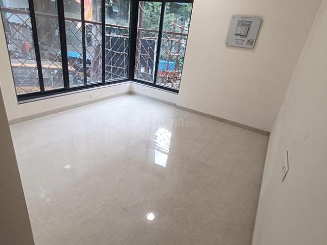 1 BHK Apartment in Malad West for resale Mumbai. The reference number is 21060624