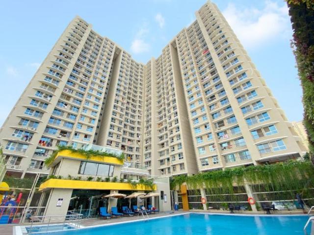1 BHK Apartment in Malad West for resale Mumbai. The reference number is 21023995