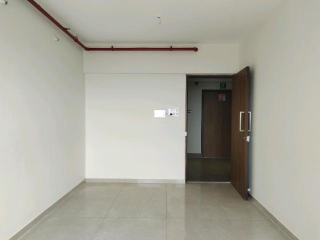 1 BHK Apartment in Malad West for resale Mumbai. The reference number is 21185343