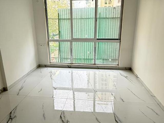 1 BHK Apartment in Malad West for resale Mumbai. The reference number is 18313588