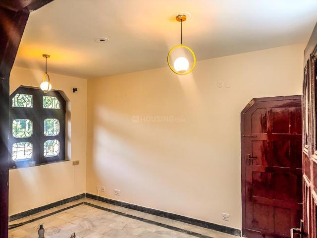 1 BHK Apartment in Mallital for rent Nainital. The reference number is 20740905